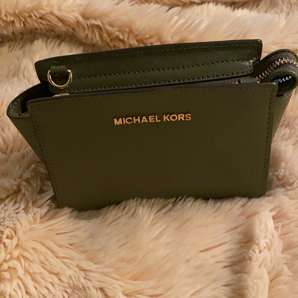 Michael Kors mini Selma crossbody bag - Picture 2 of 4